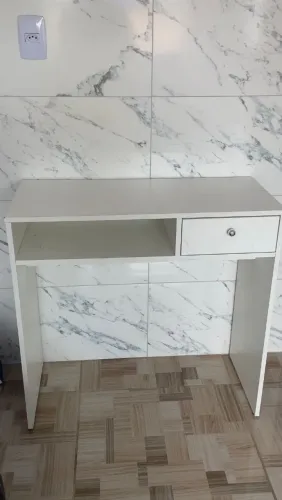 Escrivaninha + cadeira