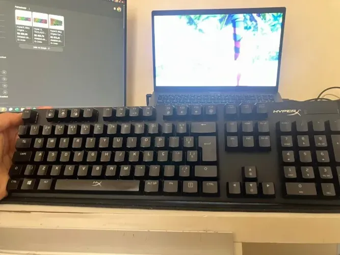 Teclado e mouse gamer RGB HyperX