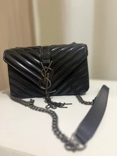 Bolsa Saint Laurent YSL Preta Chevron