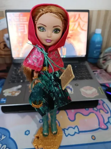 Boneca Ever After High Ashlynn Ella Through Woods Bosque Encantado - Acompanha acessórios