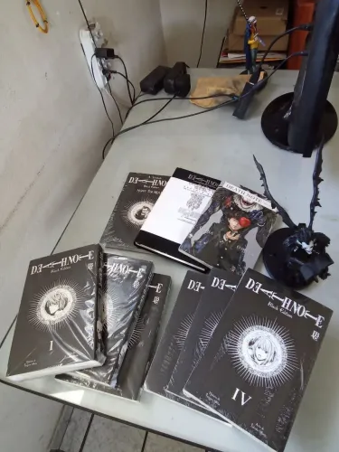 Coleção Completa Death Note + Extra + Figure