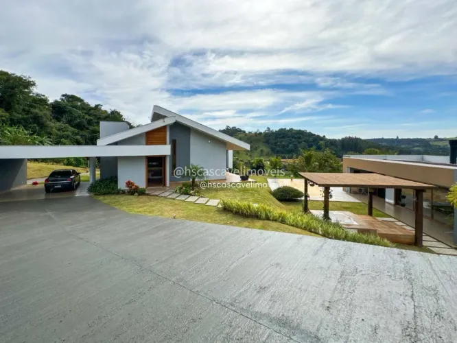 Chácara com 10.000 m2 com ótima estrutura Casa principal mobiliada