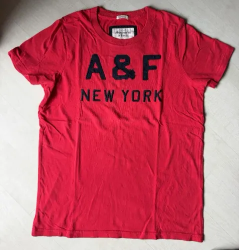 camiseta abercrombie original vermelha M