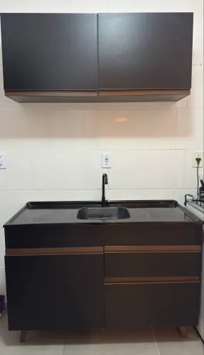 Armário de cozinha com pia