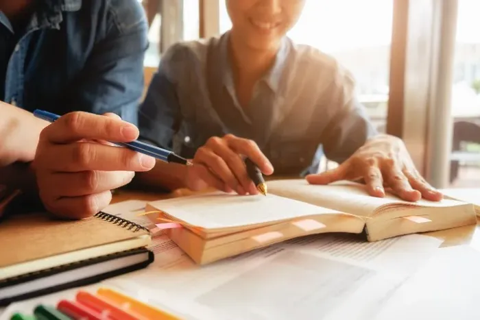Assessoria em trabalhos acadêmicos