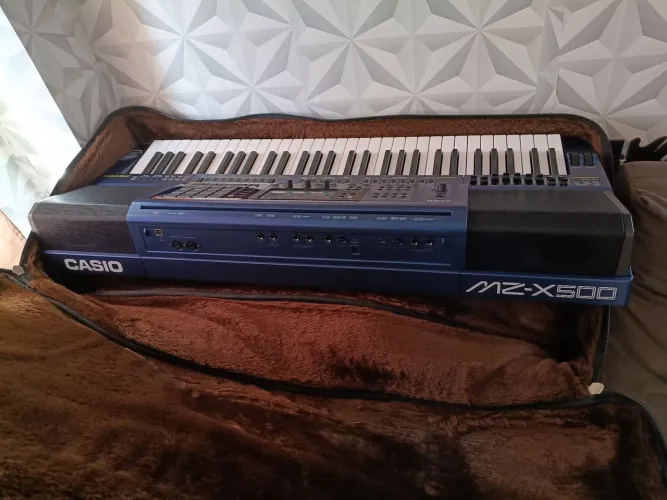 Teclado profissional Casio mz-x500