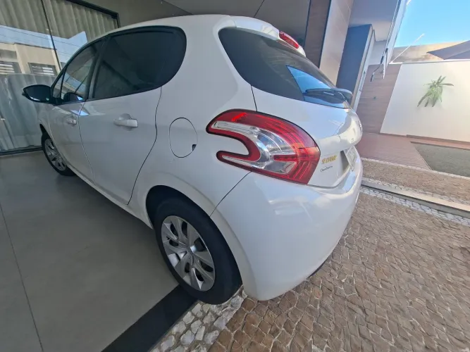 Peugeot 208 Active/active Pack 1.5 Flex 8V 5P 2014