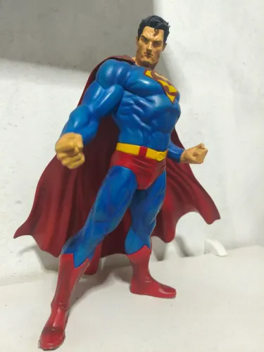 Estátua Superman 1/6 - Jim Lee - 28cmp