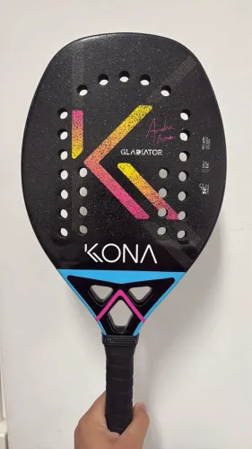 Raquete de beach tennis Kona Gladiator 2025
