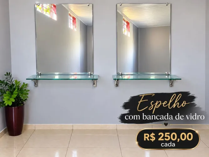 Espelho com bancada de vidro