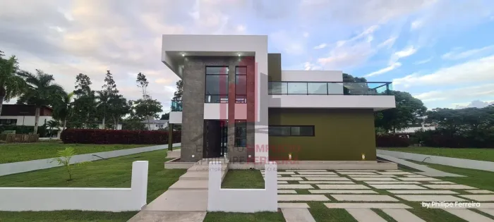 Casa com 4 Suítes em Condomínio em Aldeia