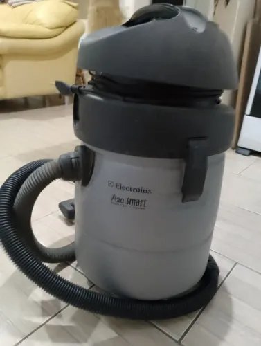 Aspirador de Pó Electrolux A20 Smart - Água e Pó (1200W)