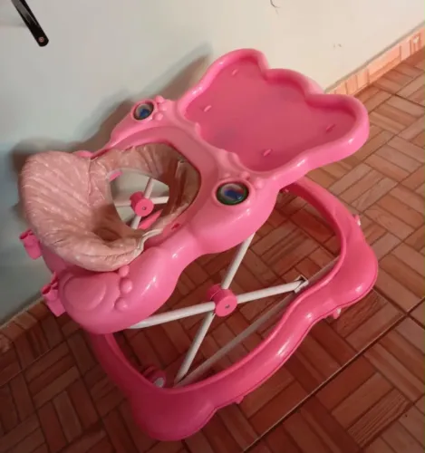 Andador de bebe rosa