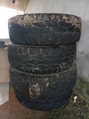 Vende-se 4 pneu maia vida 