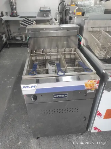 Bh fritadeira industrial METVISA 380v 18k de potência 