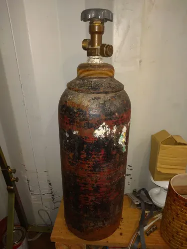 Cilindro de oxigenio industrial pequeno