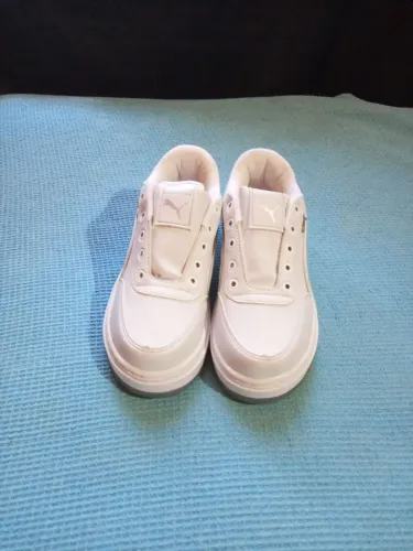 Vende-se sapato feminino branco 
