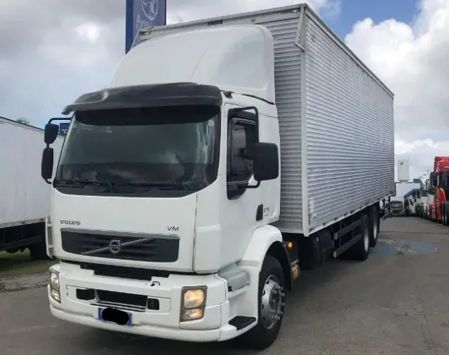 Volvo 270 baú 2014