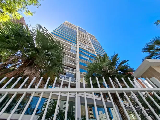 Apto. 153m² c/ excelente localização na Aldeota, 03 suítes, ampla sala integrada à varanda