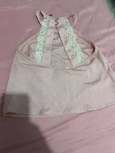 Blusinha Costa nua