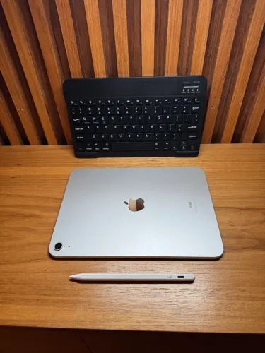 iPad 10ª 64GB + Teclado + Caneta + Capa | Excelente Estado