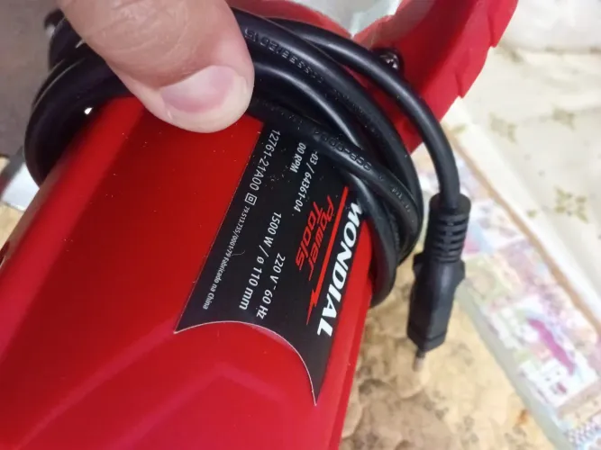 Vendo usada 2x so vai com serras e acessórios