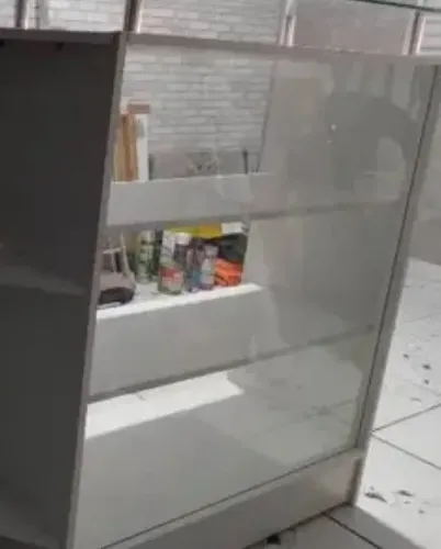 Balcão vitrine loja usadinho bom + brinde armário 