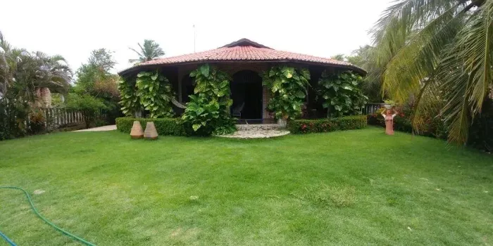 Belíssima casa no uruau com 05 quartos