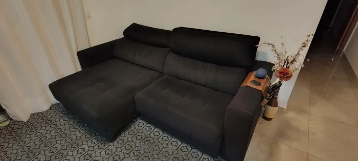 Sofá retrátil e reclinável