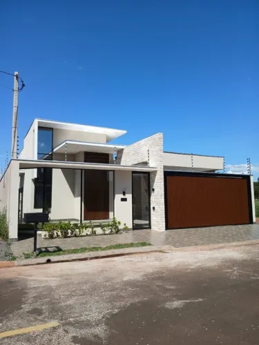 Casa Nova, Moderna, Suíte c/ Hidro, Área Gourmet, Piscina e Energia Solar 1200 kwh