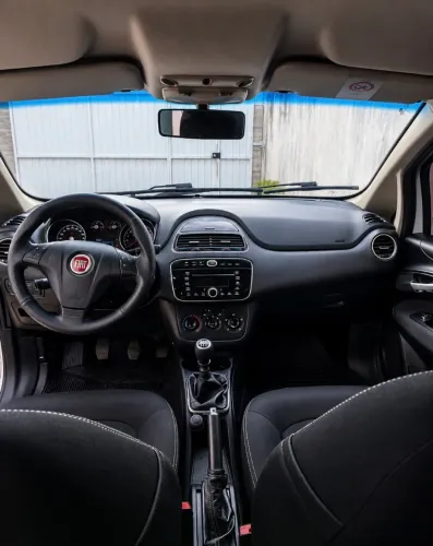 Fiat Linea Essence 1.8 Flex 16V 4P 2015