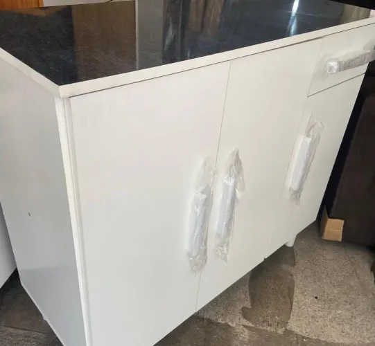 Vendo armário semi novo