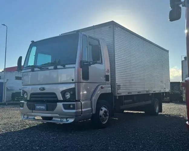 CAMINHÃO FORD CARGO BAU EXCELENTE