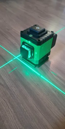 Nível Laser Verde 12 Linhas Profissional 360º Recarregável Com 2 Baterias