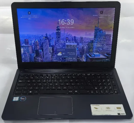 Notebook Asus X543U - Intel Core I3-6100U - Ram 8GB - SSD 256GB - Tela HD 15,6 Pol