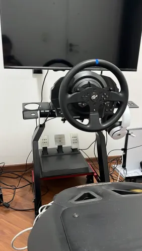 Simulador T300 RS Thrustmaster (volante + pedaleiras)