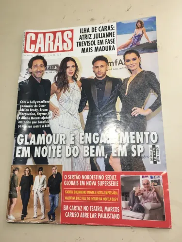 Revista Caras - Neymar  e Bruna Marquesine