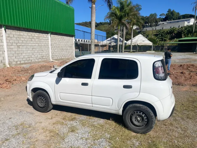 Fiat Uno Attractive 1.0 EVO Fire Flex 8V 5P 2021