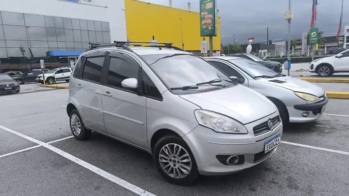 Fiat Idea Essence 1.6 Flex 16V 5P 2011