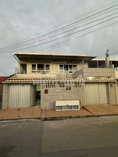 Três Casas em Tejipio | 7 Quartos, 4 Banheiros, 2 Vagas de Garagem.