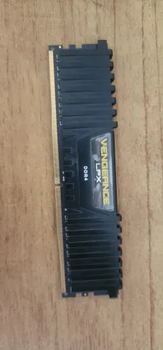 DDR4  8Gb corsair vengeance 2400mhz