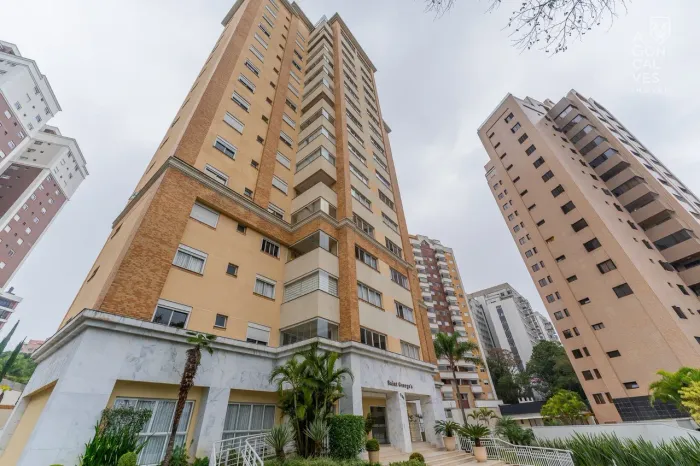 Cobertura no Saint George's, 03 Suítes, Piscina Privativa, 03 Vagas, Andar Alto, Ahú, Curi
