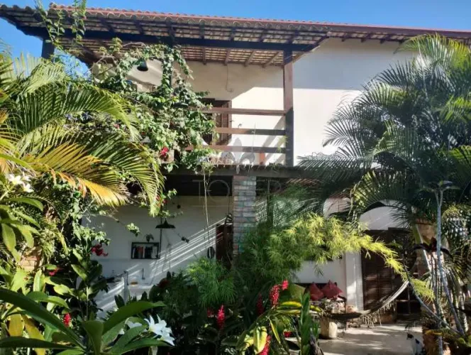 Casa duplex na Av. Doze de Novembro