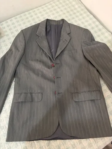 Terno novo tamanho 50 (blazer) e 44 (calça) 