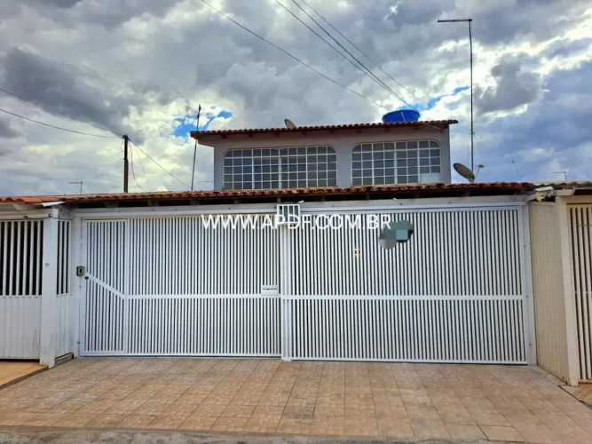 Casa para Venda em Brasília, Ceilândia Sul (Ceilândia), 4 dormitórios, 1 suíte, 4 banheiro