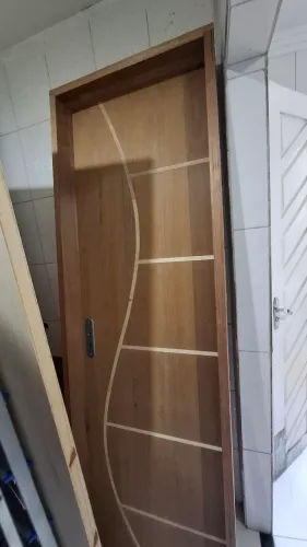 Vende-se Portas Novas Nunca Usadas