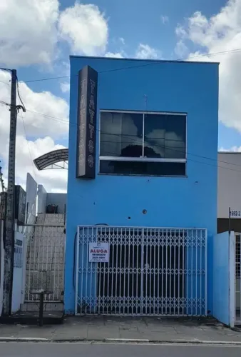 Aluga-se excelente ponto comercial bem localizado no bairro Mecejana