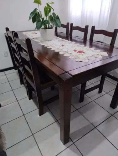 Mesa madeira 8 lugares!