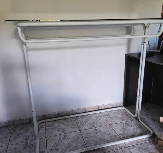 Balcão Loja com cabideiro Mostruário
