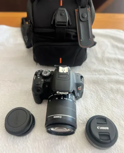 câmera DSLR Canon EOS Rebel T5i
